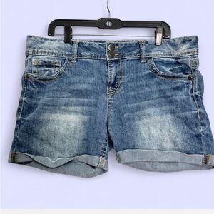 Y2K Mid Rise Cuffed Denim Shorts Jean Shorts Size 17 Streetwear Casual Summer